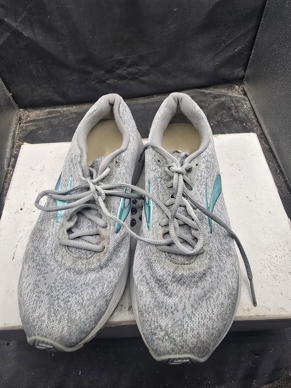 Brooks Women's Light Gray Running Shoes with Teal Accents Anthem 2